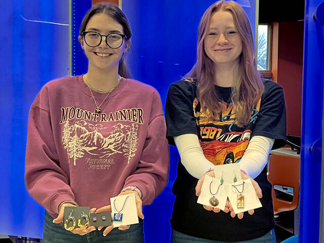 Leechburg High School art students expand in-house business with handmade jewelry