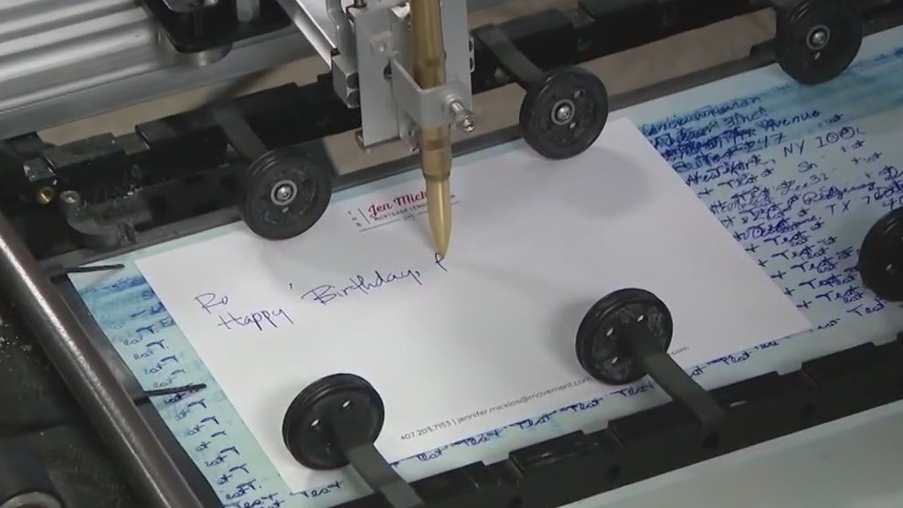 Handwrytten: Tempe business uses robots to handwrite letters and notes