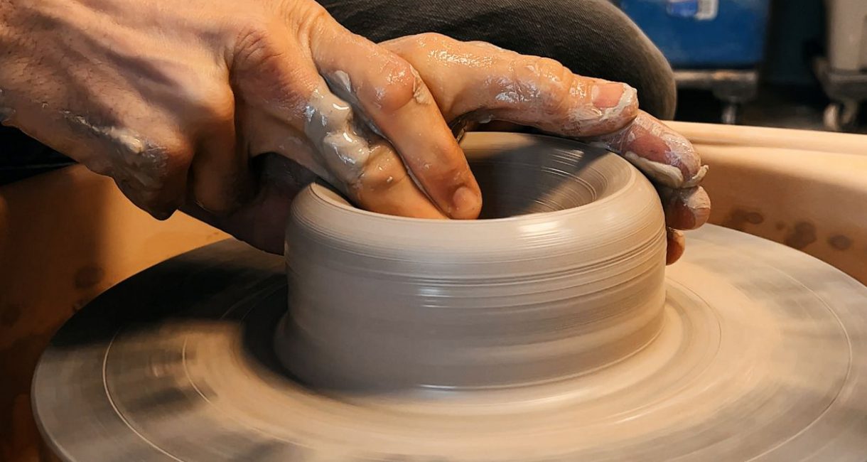 Wisconsin pottery business thriving despite rising costs