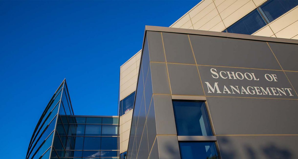 School of Management’s Transformational Leaders Program wins Inspiring Programs in Business Award