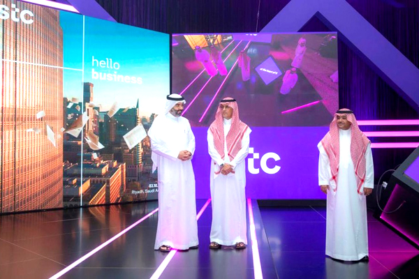 Empowering the oil and gas sector with digital transformation: A new era of efficiency and innovation