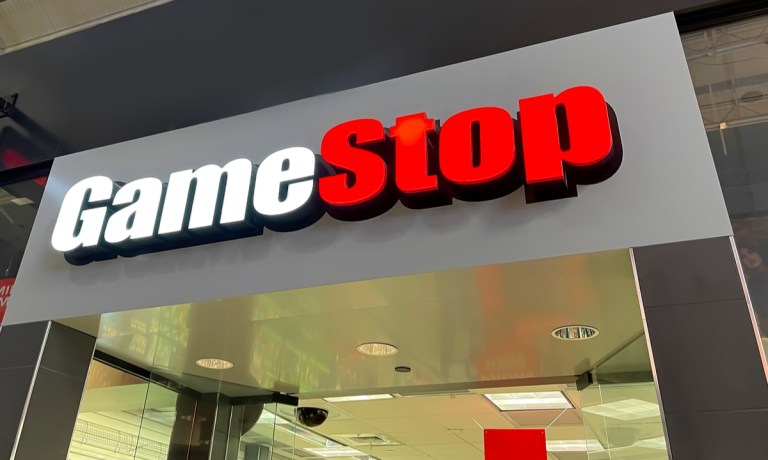 GameStop Faces Declining Sales and Digital Transition Challenges