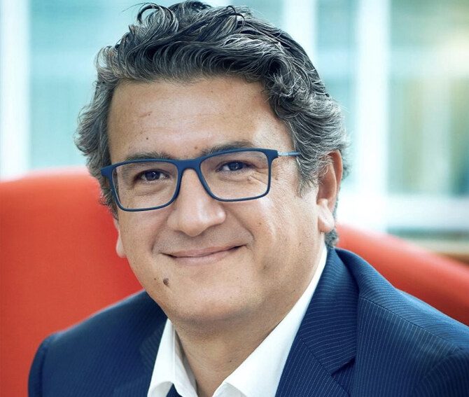 Accenture plc (ACN) Expands AI Collaboration with Repsol to Drive Digital Transformation
